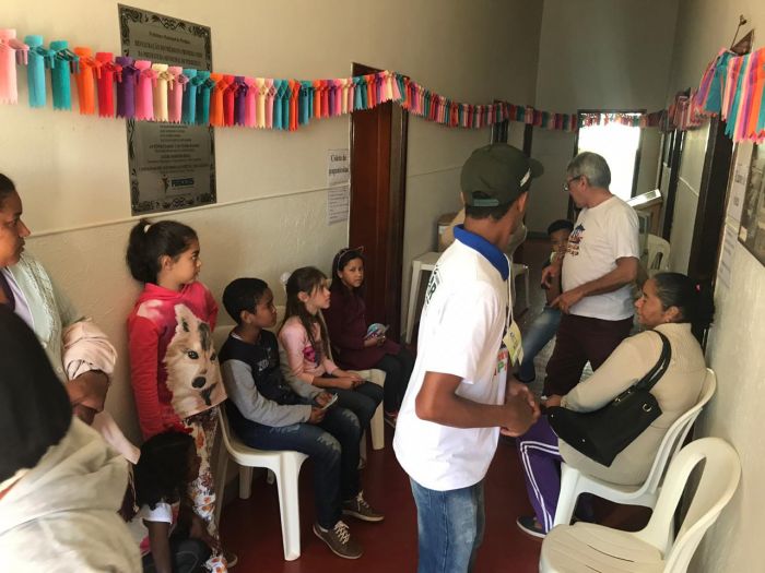 FAMÍLIA NA PRAÇA REÚNE CENTENAS DE PESSOAS.